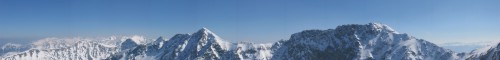 Panorma z vrcholu Splen. Vzadu Vysok Tatry. V poped zleva Volovec, Ostr Roh, Plaliv, Tri kopy, Bankov.